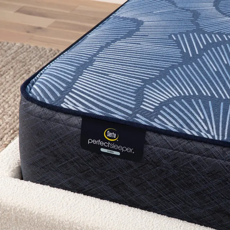 Corner view of Serta Perfect Sleeper hybrid medium mattress||feel: medium||level: standard